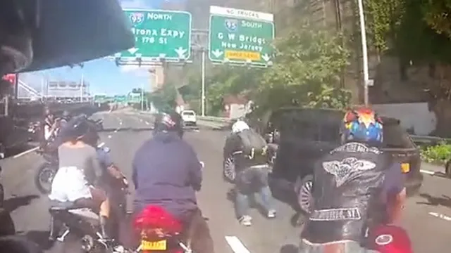 Kinh hoàng Range Rover bị 50 mô tô truy bắt